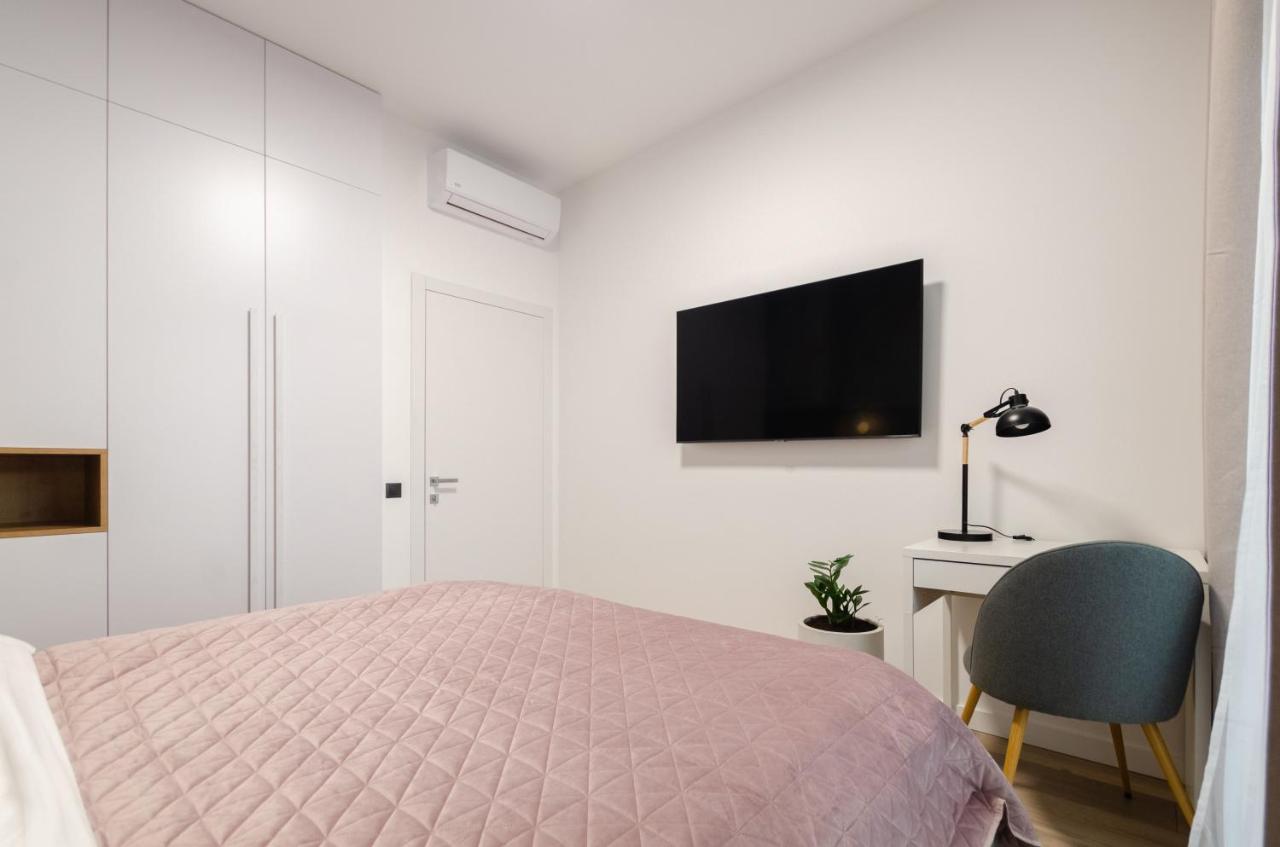 Petrovdom 160-161-166-3A-3B-131A-104A In Beautiful Apartments In Rc "Yaroslaviv Grad" เคียฟ ภายนอก รูปภาพ
